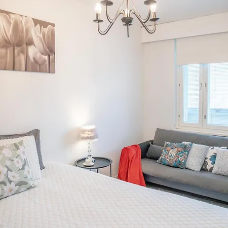 Center Bright 2-rooms Scandinavian Apartment Helsinki