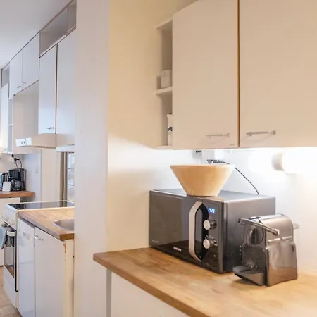 Center Bright 2-rooms Scandinavian Apartment Helsinki